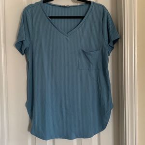 Zenana Outfitters Ribbed V neck T-shirt